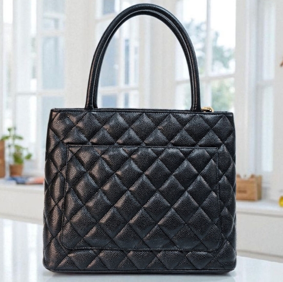 ✨️Authentic Chanel Black Medallion Caviar Leather Tote Bag (Excellent Condition) - Picture 15 of 16